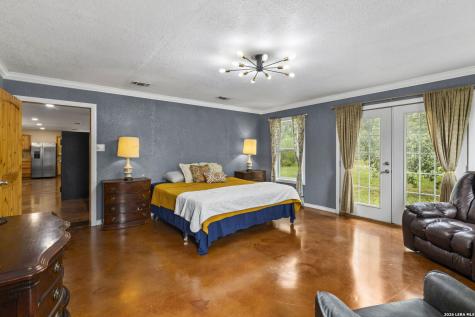 445 Tomblin Road Bigfoot TX 78005