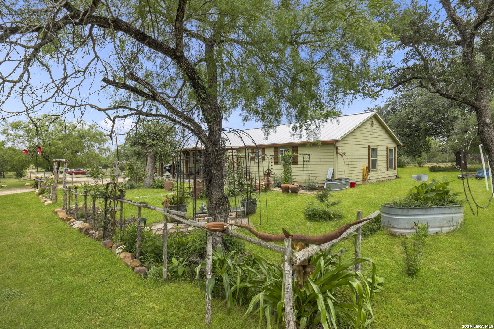445 Tomblin Road Bigfoot TX 78005