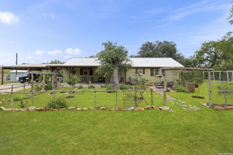 445 Tomblin Road Bigfoot TX 78005