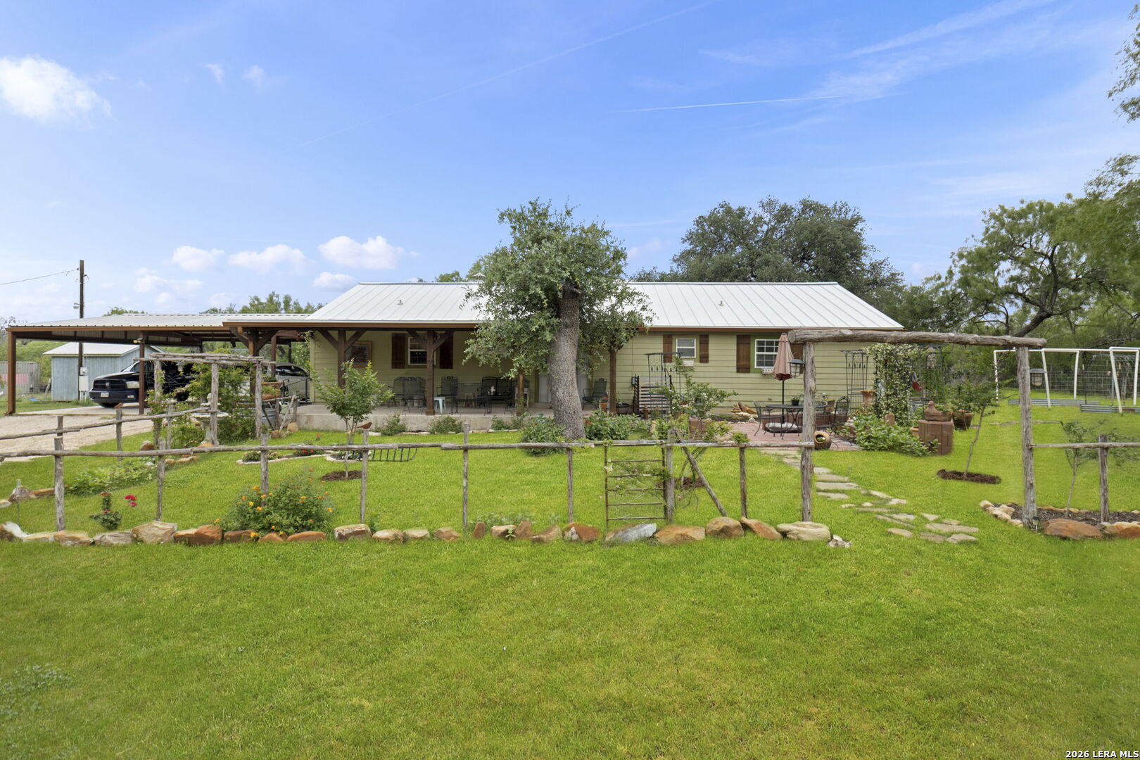 445 Tomblin Road Bigfoot TX 78005