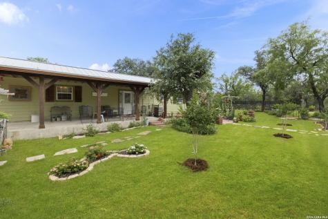 445 Tomblin Road Bigfoot TX 78005