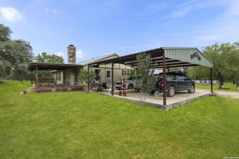 445 Tomblin Road Bigfoot TX 78005