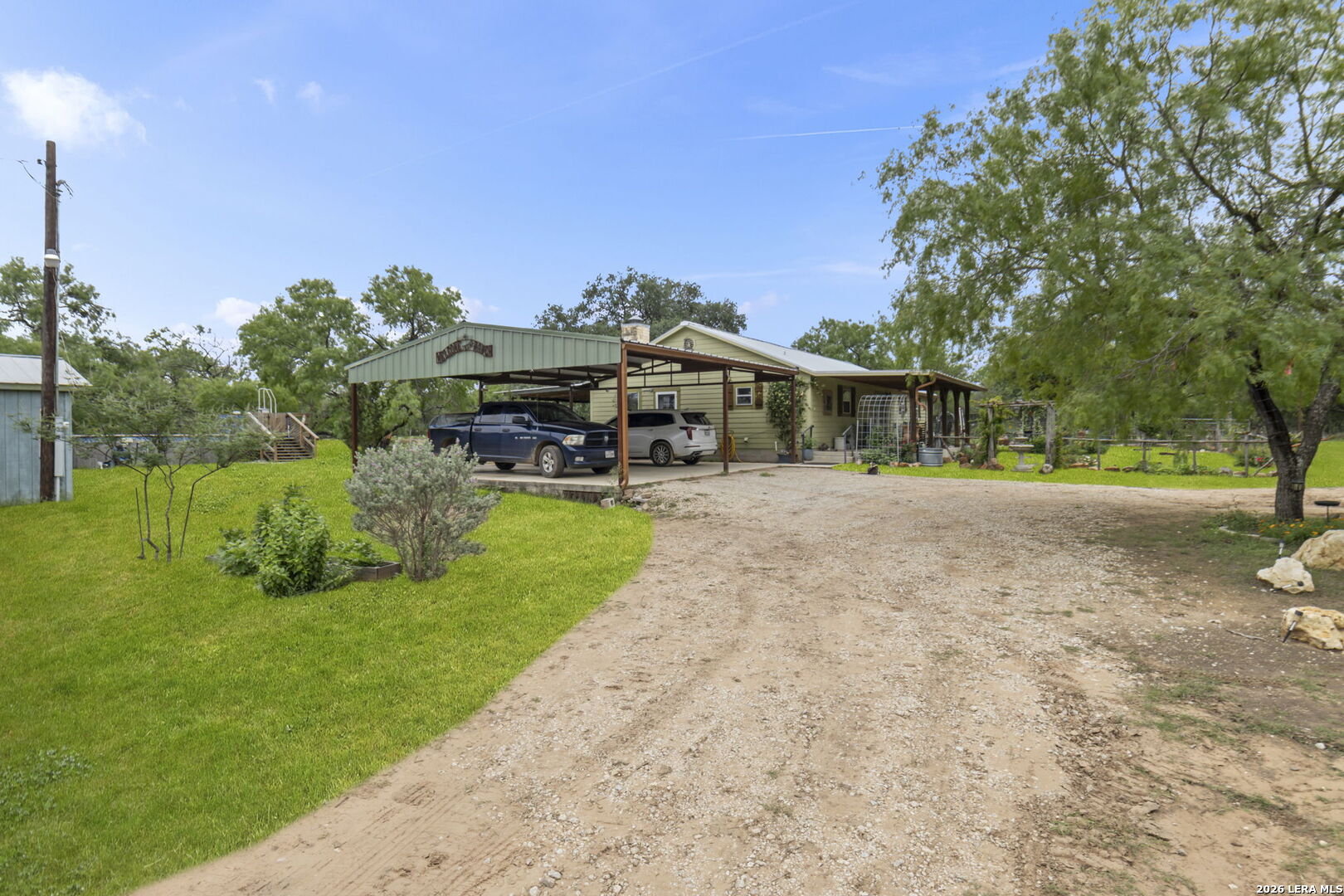 445 Tomblin Road Bigfoot TX 78005