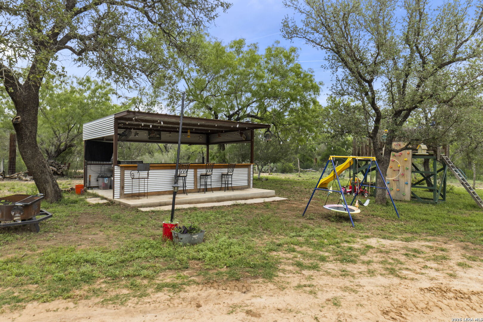 445 Tomblin Road Bigfoot TX 78005
