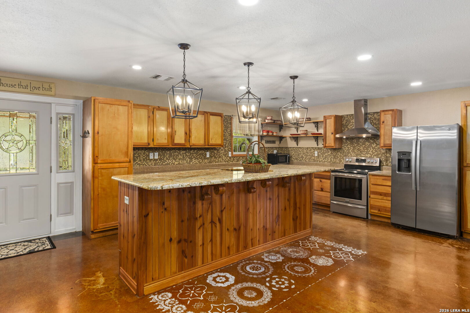 445 Tomblin Road Bigfoot TX 78005