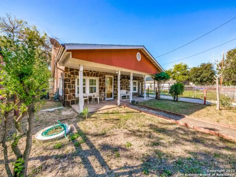 219 Virginia Street Pleasanton TX 78064