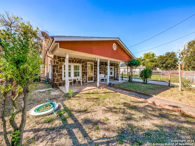 219 Virginia Street Pleasanton TX 78064