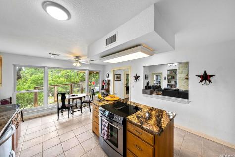 139 N Drew Kerrville TX 78028