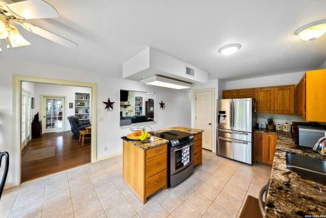 139 N Drew Kerrville TX 78028
