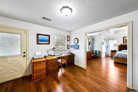 139 N Drew Kerrville TX 78028
