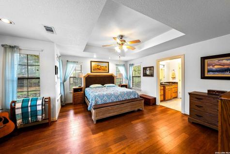 139 N Drew Kerrville TX 78028