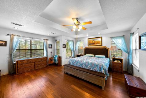 139 N Drew Kerrville TX 78028