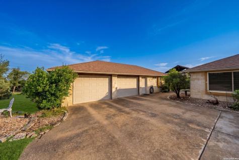 139 N Drew Kerrville TX 78028