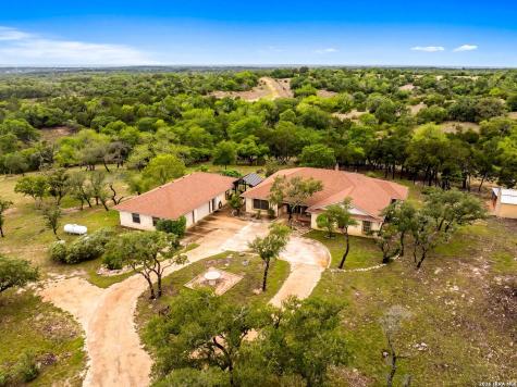 139 N Drew Kerrville TX 78028