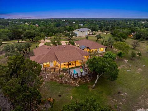 139 N Drew Kerrville TX 78028