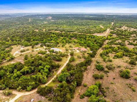 139 N Drew Kerrville TX 78028