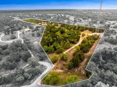 139 N Drew Kerrville TX 78028