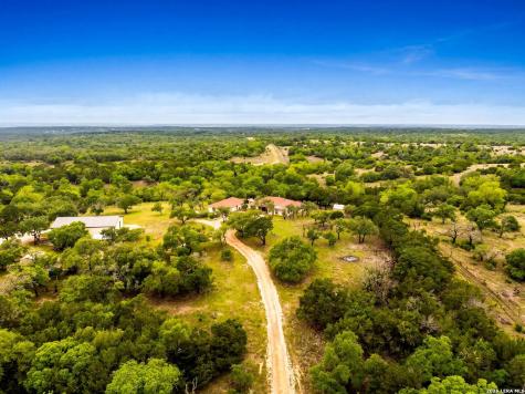 139 N Drew Kerrville TX 78028