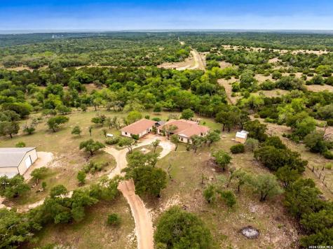 139 N Drew Kerrville TX 78028