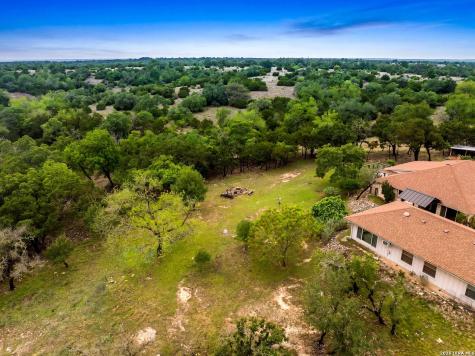 139 N Drew Kerrville TX 78028