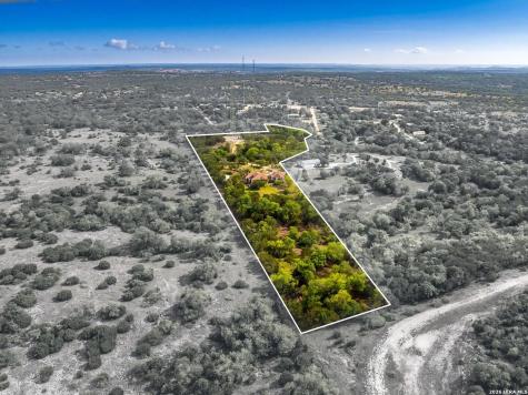 139 N Drew Kerrville TX 78028