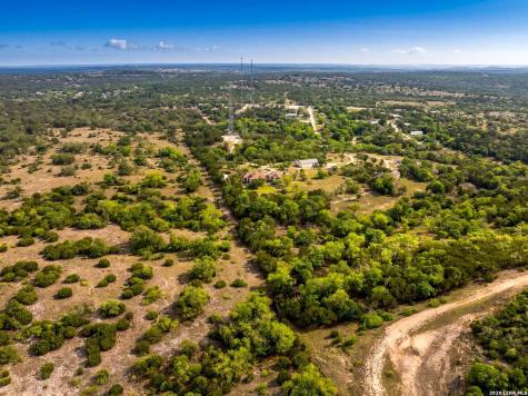 139 N Drew Kerrville TX 78028