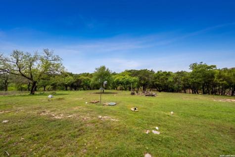 139 N Drew Kerrville TX 78028
