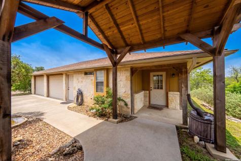 139 N Drew Kerrville TX 78028