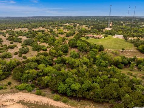 139 N Drew Kerrville TX 78028