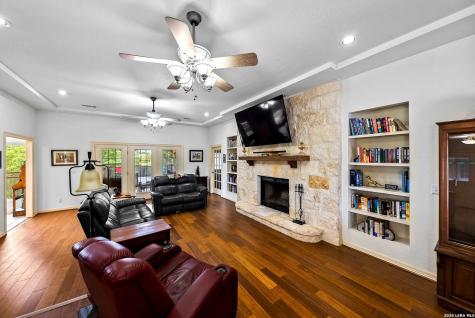 139 N Drew Kerrville TX 78028