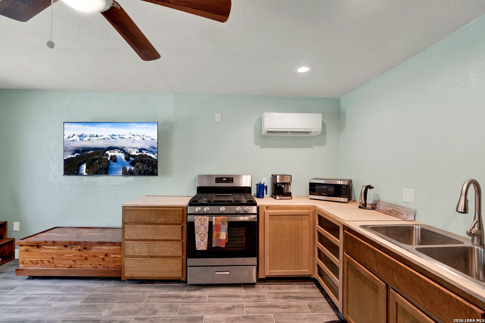 205 County Road 3501 Mico TX 78056