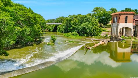 102 Lenz Drive Seguin TX 78155