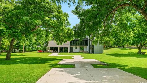 102 Lenz Drive Seguin TX 78155