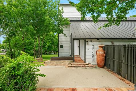102 Lenz Drive Seguin TX 78155