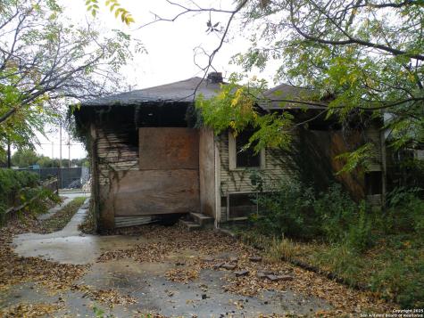 1221 Crockett San Antonio TX 78202