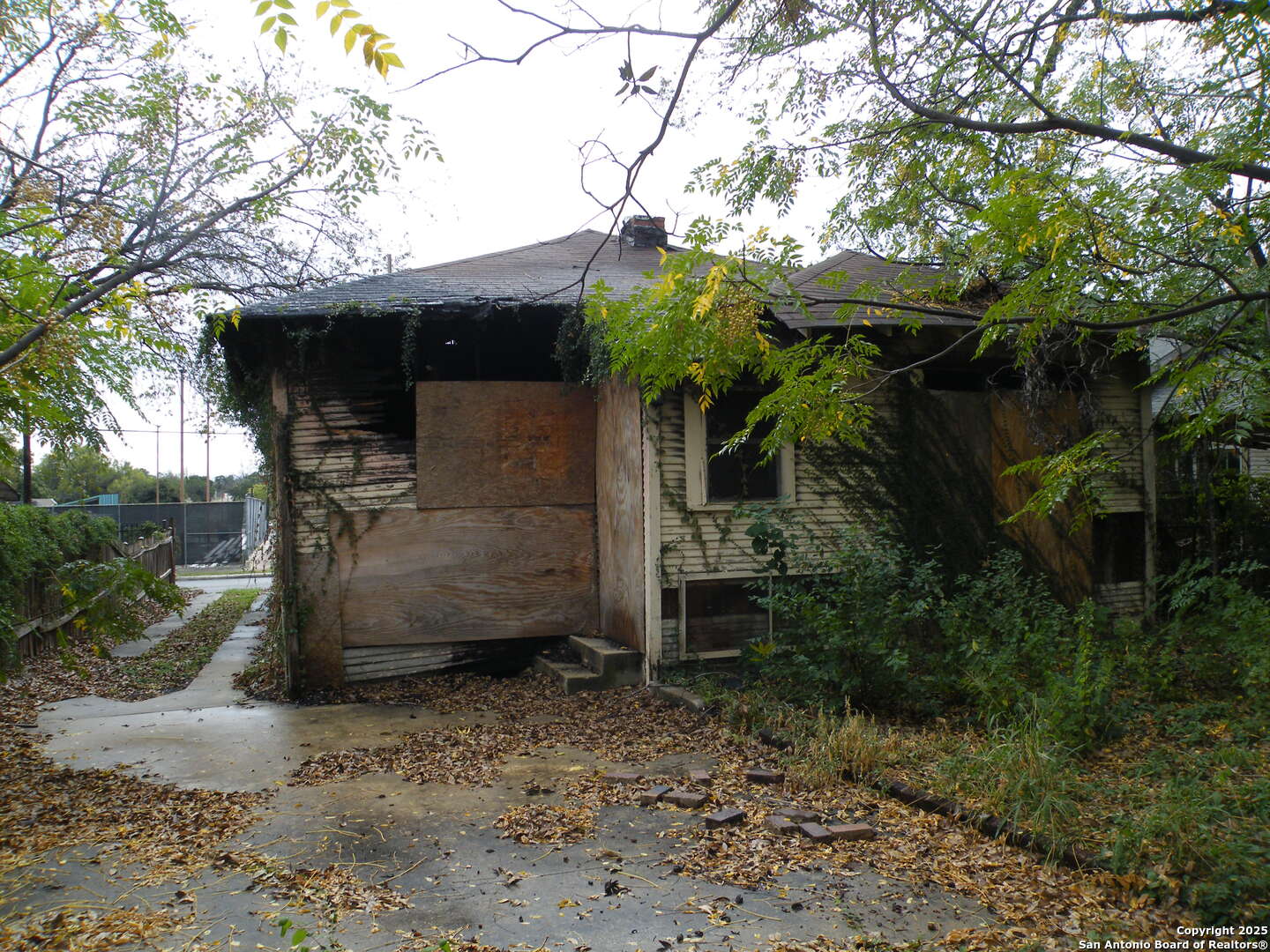 1221 Crockett San Antonio TX 78202