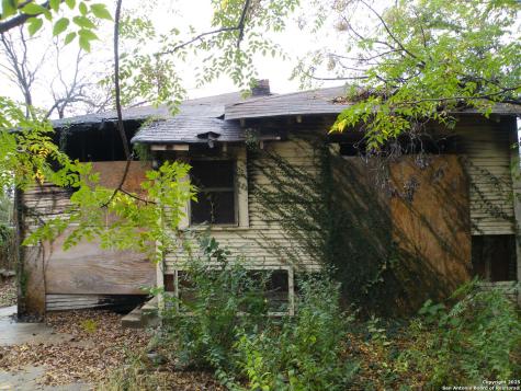 1221 Crockett San Antonio TX 78202