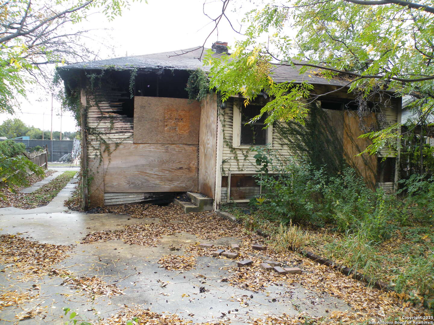 1221 Crockett San Antonio TX 78202