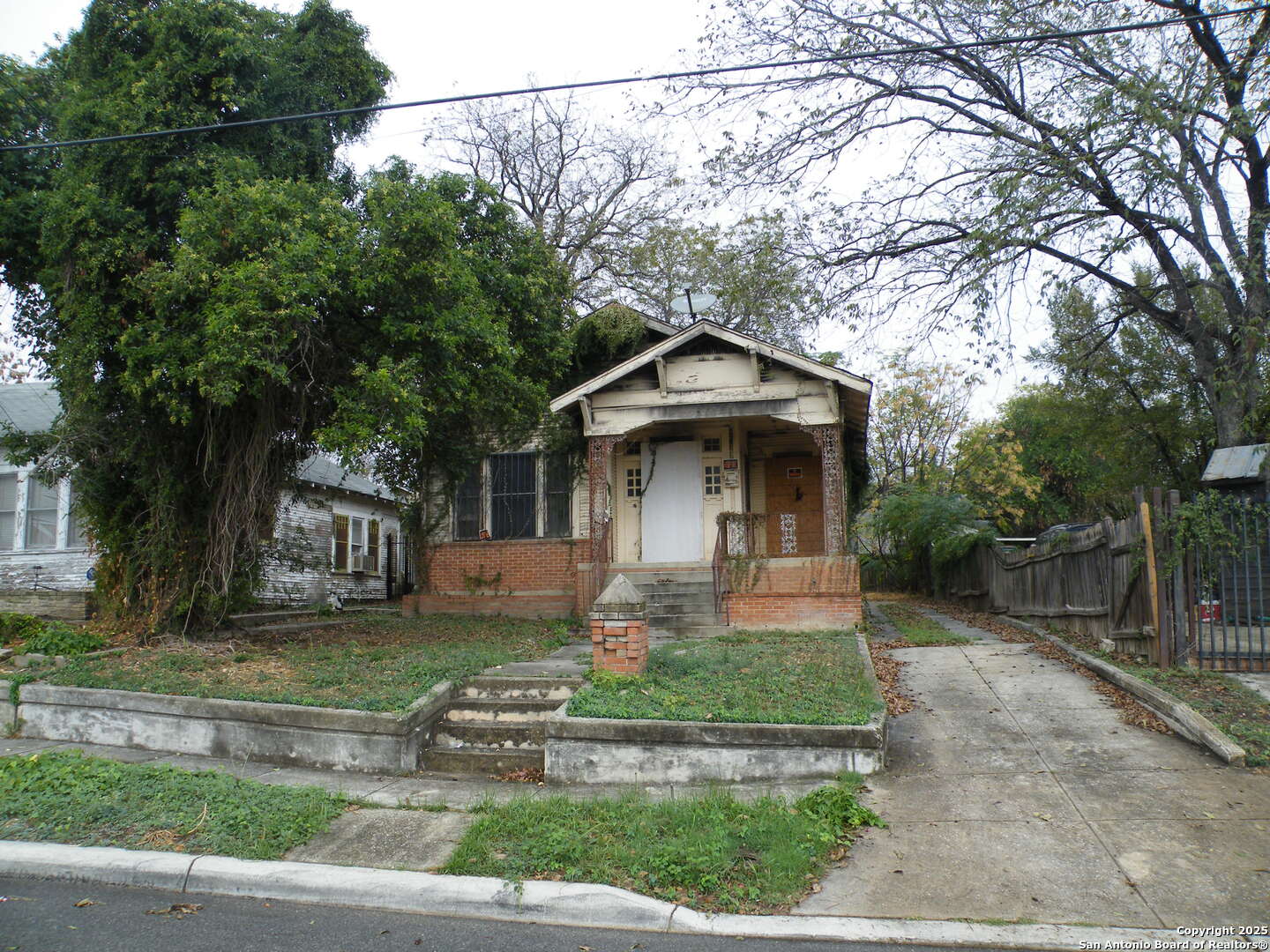 1221 Crockett San Antonio TX 78202