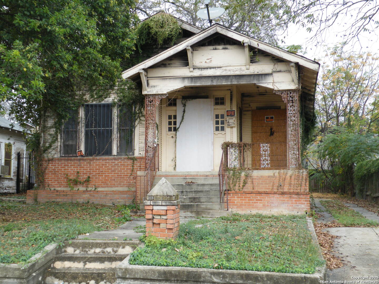1221 Crockett San Antonio TX 78202