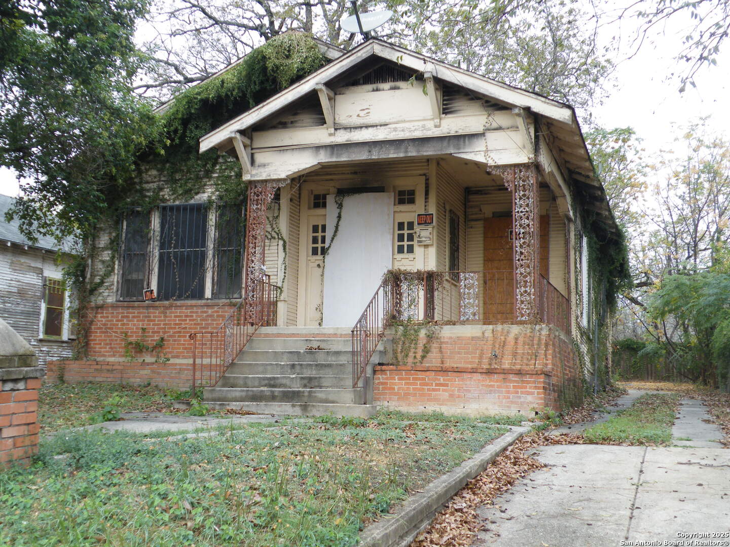 1221 Crockett San Antonio TX 78202