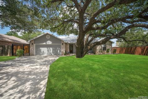 321 Colony Drive Pleasanton TX 78064