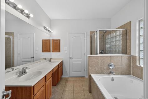 2415 Rogers Isle San Antonio TX 78258