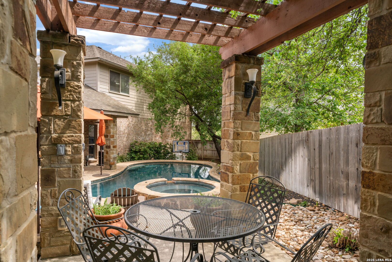 2415 Rogers Isle San Antonio TX 78258