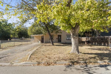 916 Ford Street Kerrville TX 78028