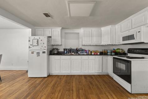 916 Ford Street Kerrville TX 78028