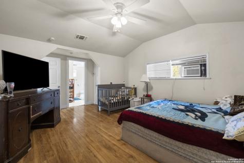 916 Ford Street Kerrville TX 78028