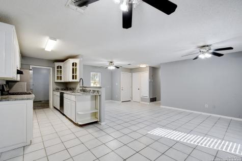 4702 Casa Espana Street San Antonio TX 78233