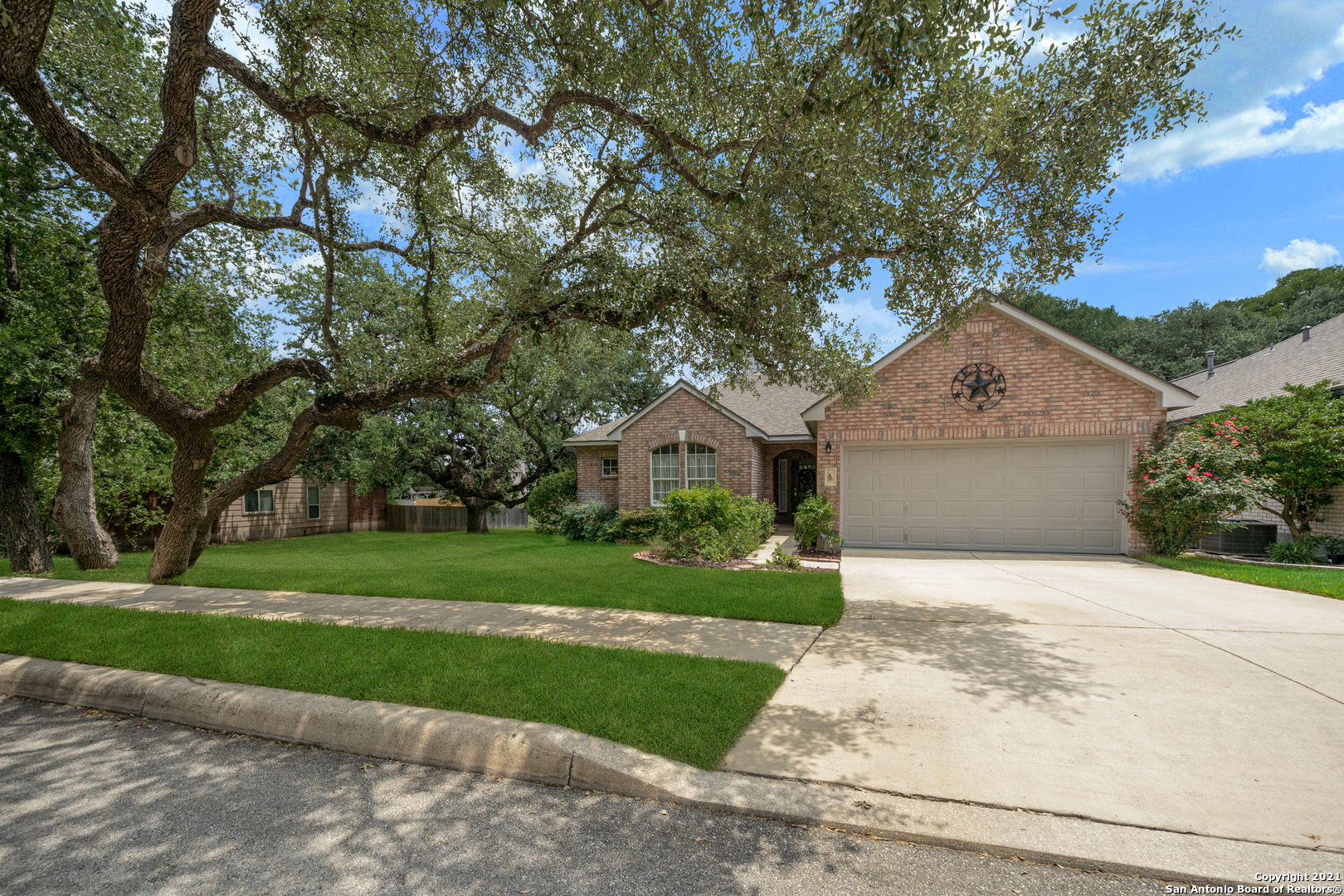 8 Cove Creek Drive San Antonio TX 78254