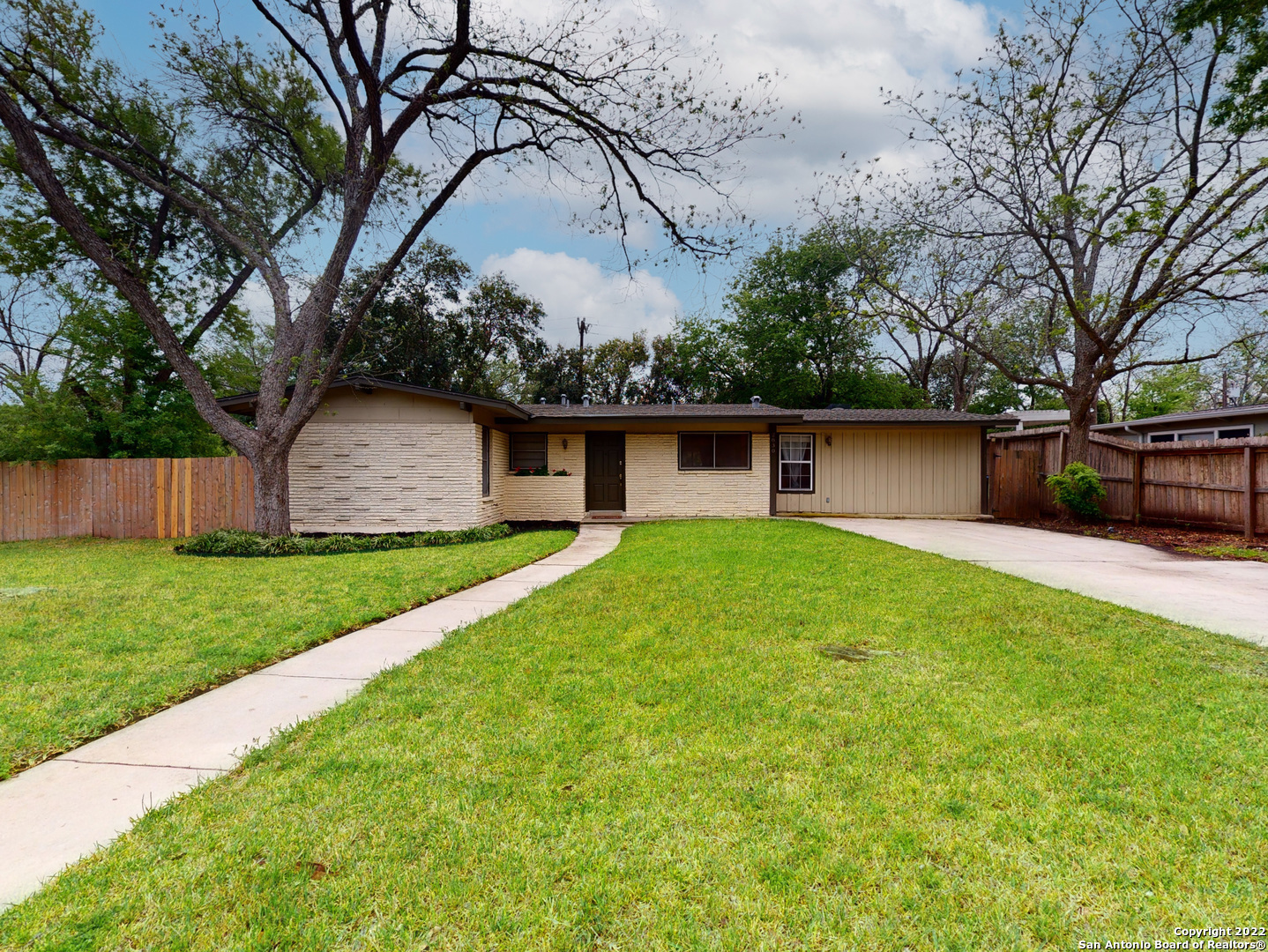 2830 Knight Robin Drive San Antonio TX 78209